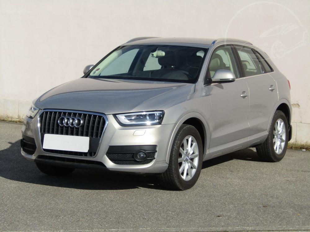 Audi Q3 2.0 TDi Serv.kniha