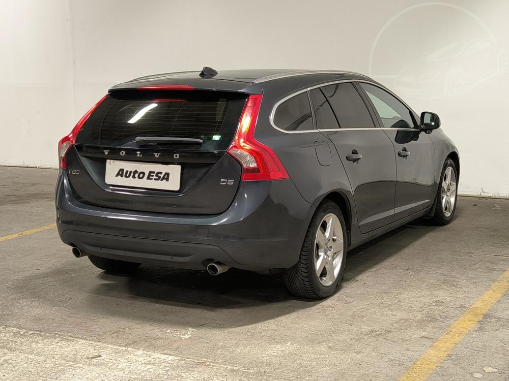 Volvo V60 2.4 D