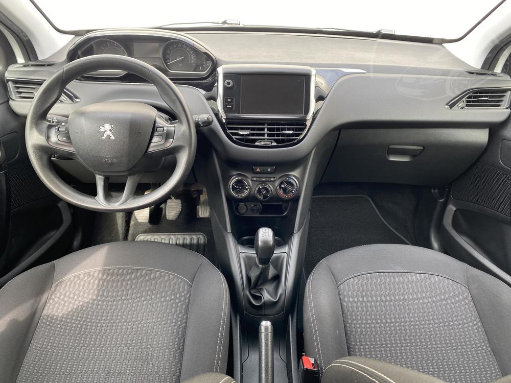 Peugeot 208 1.2 i, R