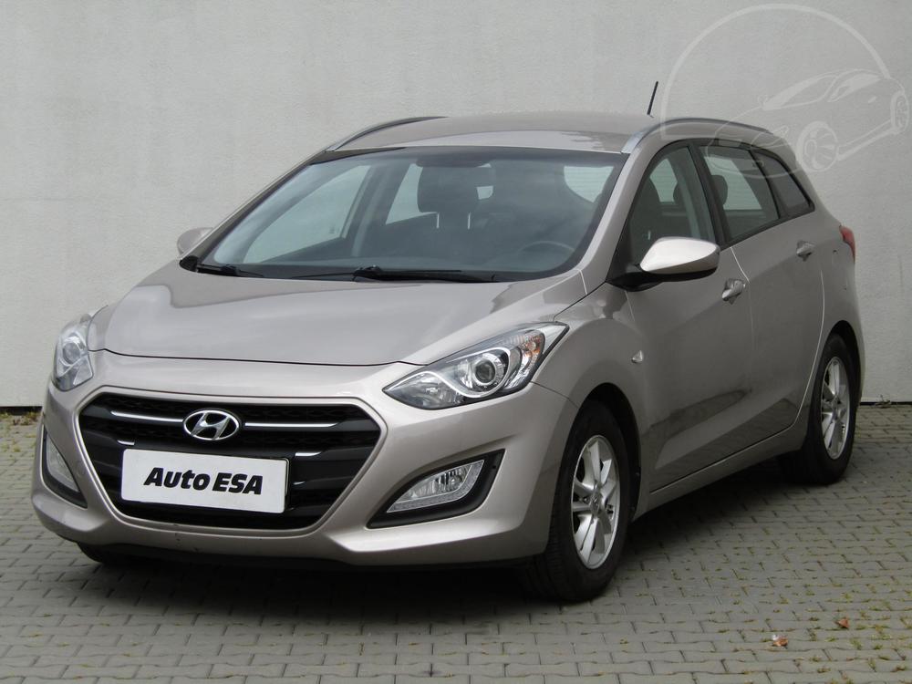 Hyundai i30 1.6 CVVT 1.maj Serv.kniha