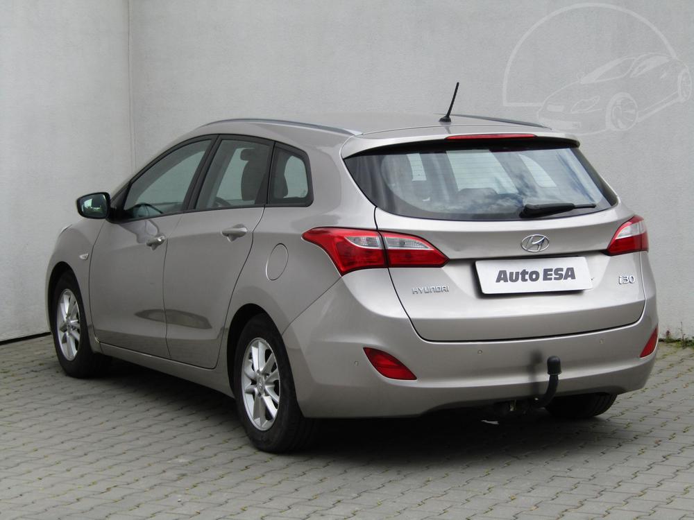 Hyundai i30 1.6 CVVT 1.maj Serv.kniha