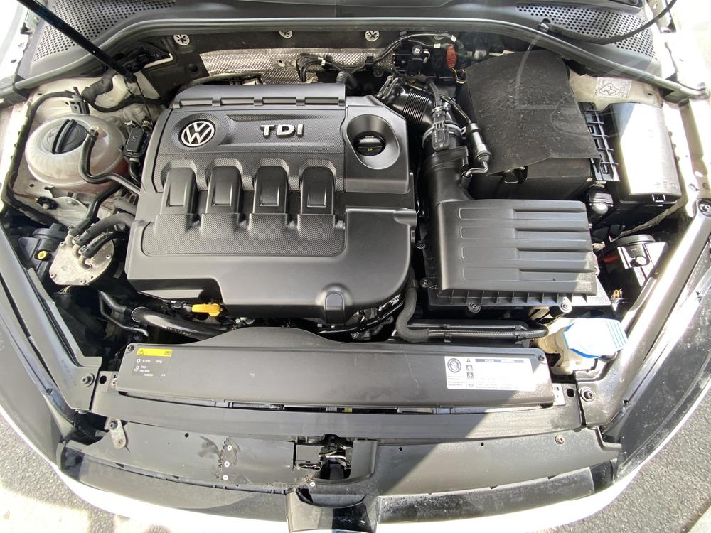 Volkswagen Golf 1.6 TDi, R