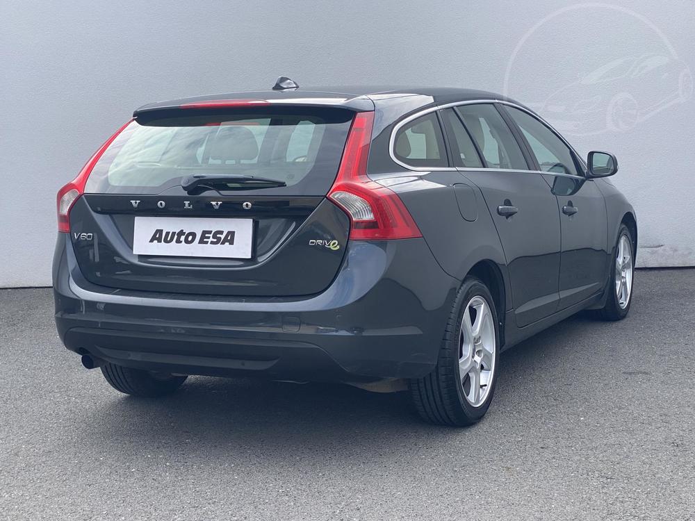 Volvo V60 1.6 D Serv.kniha