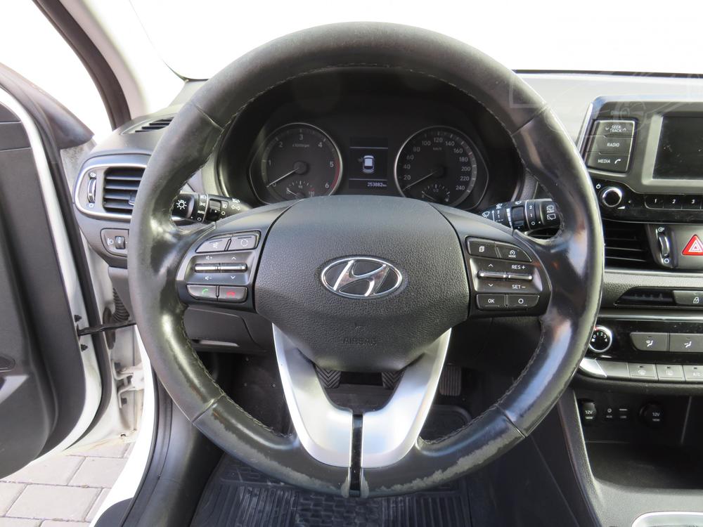 Hyundai i30 1.6 CRDi, R