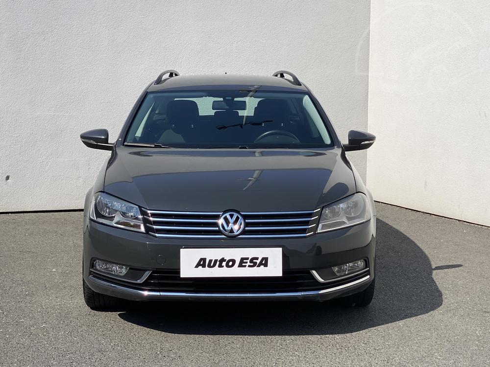 Volkswagen Passat 2.0 TDi, R