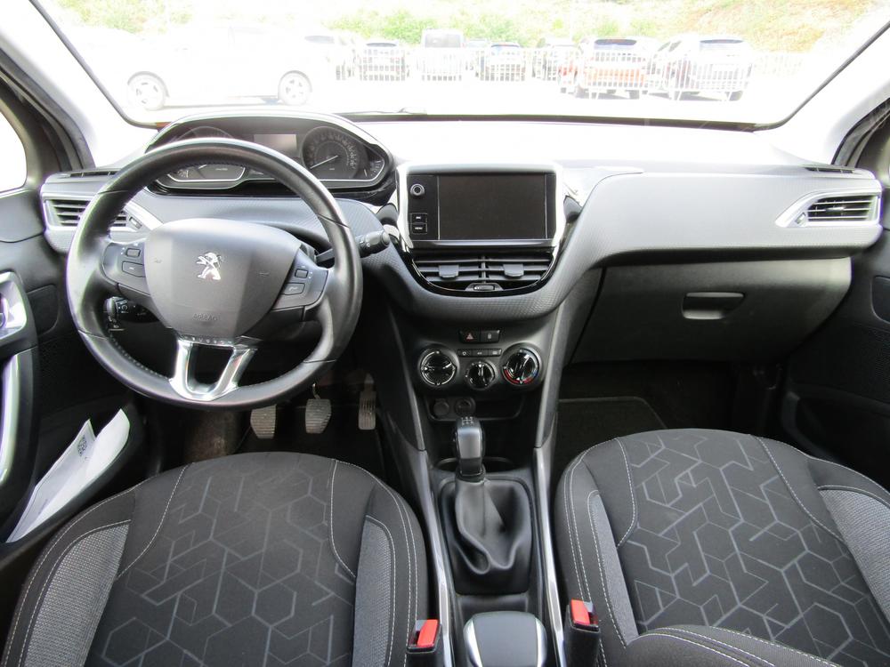 Peugeot 2008 1.2 PT, R