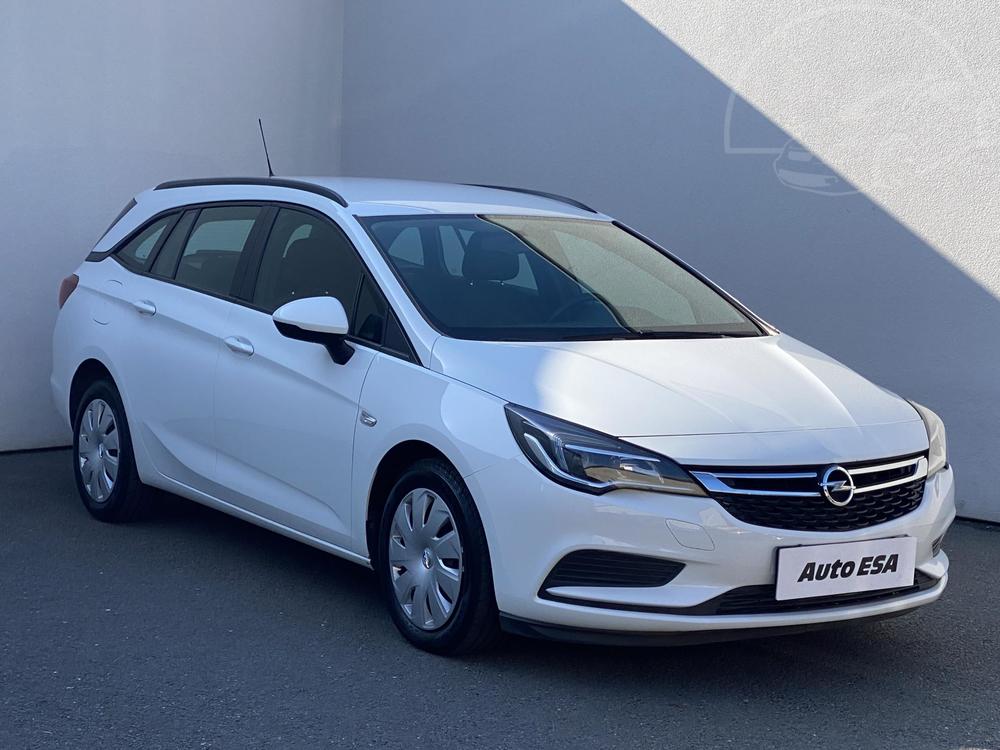 Opel Astra 1.6 CDTi 1.maj, R