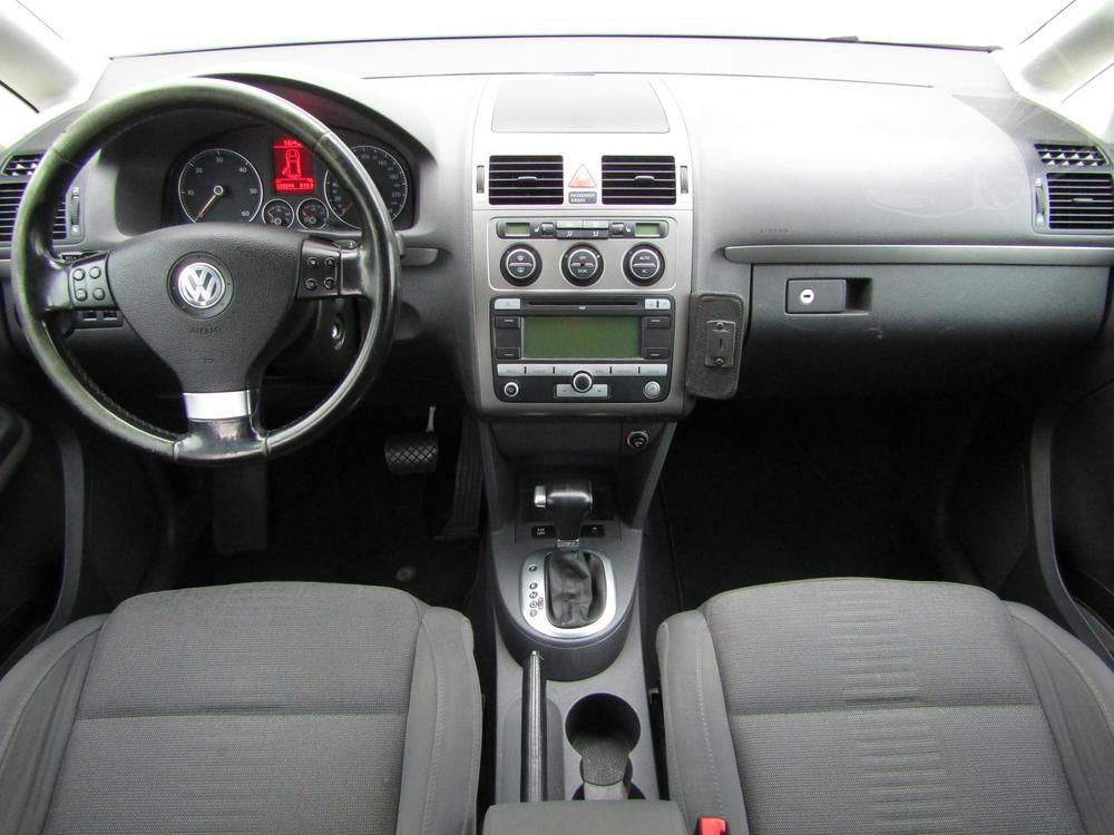 Volkswagen Touran 2.0 TDi Serv.kniha