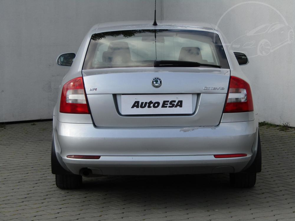 koda Octavia II 1.6 MPi, R