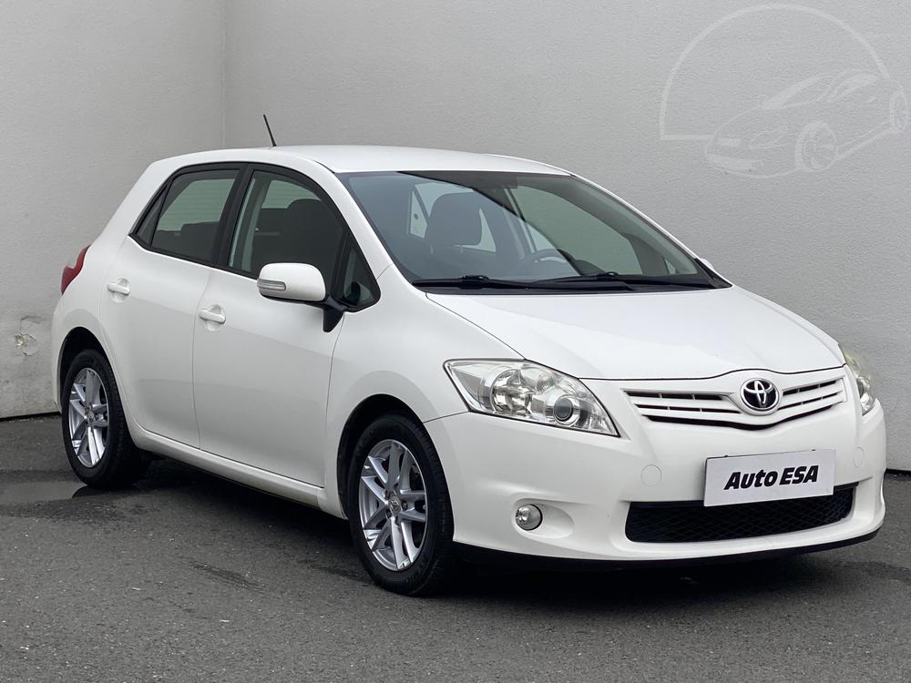 Prodm Toyota Auris 1.6 VVT-i Serv.kniha, R