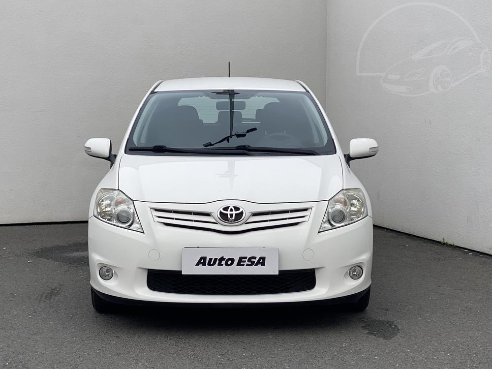 Toyota Auris 1.6 VVT-i Serv.kniha, R