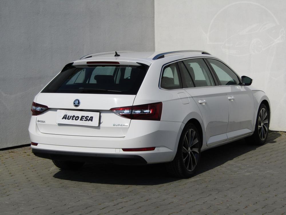 koda Superb 2.0 TDi, R