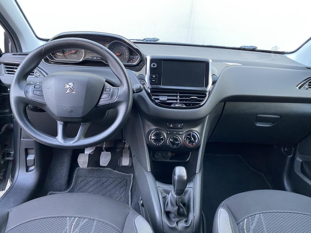 Peugeot 208 1.2 i, R