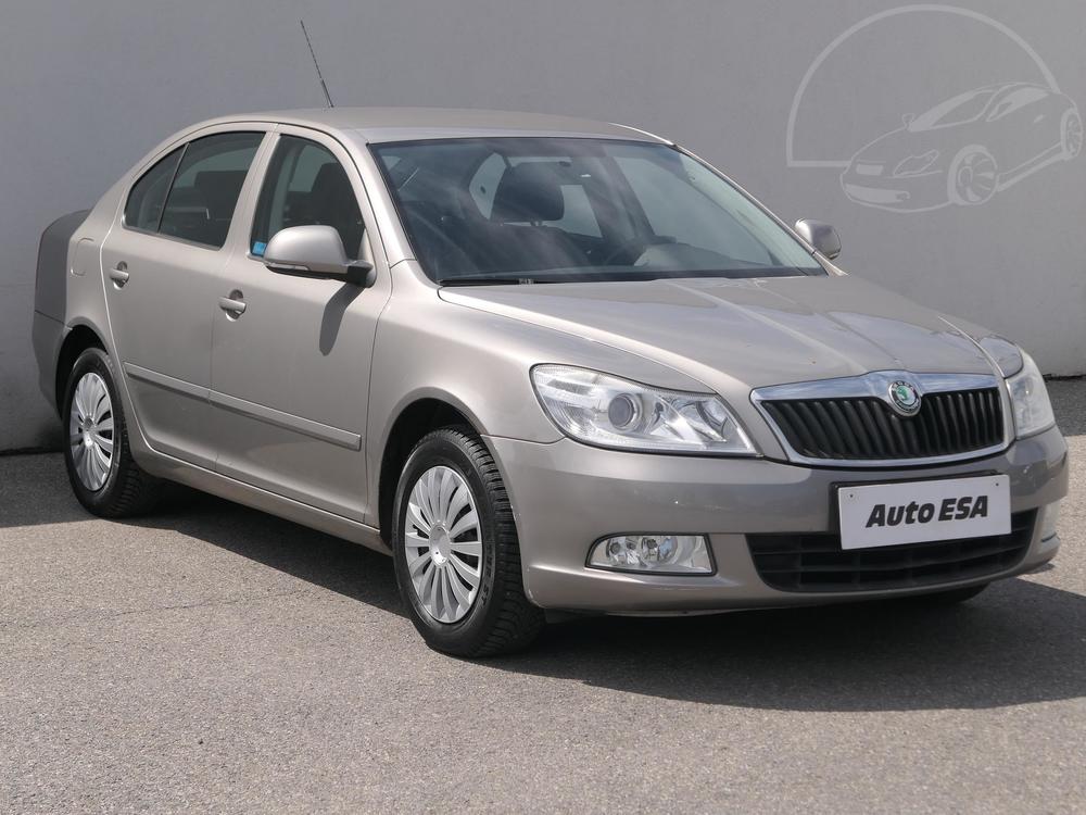 koda Octavia II 1.6 i, R