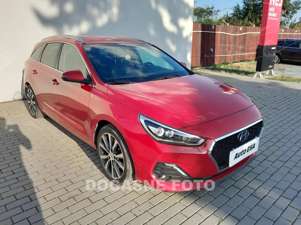 Hyundai i30 1.4 T-GDI 1.maj Serv.kniha