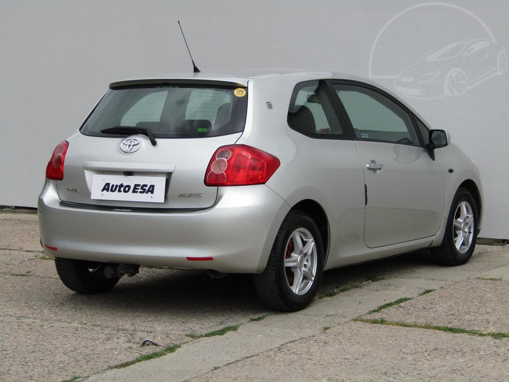 Toyota Auris 1.4 VVT-i