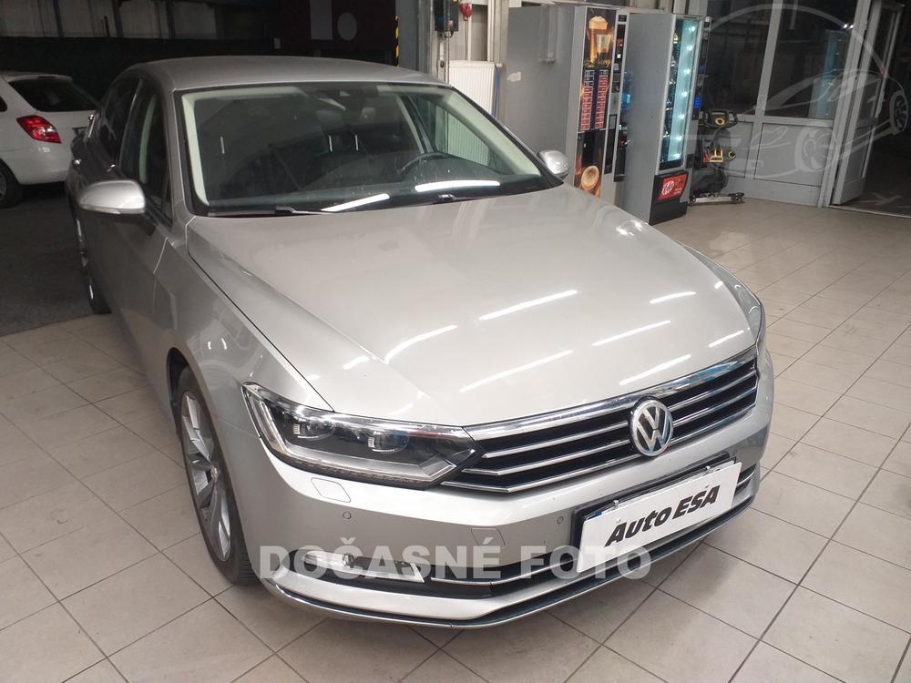 Volkswagen Passat 2.0 TDi, R