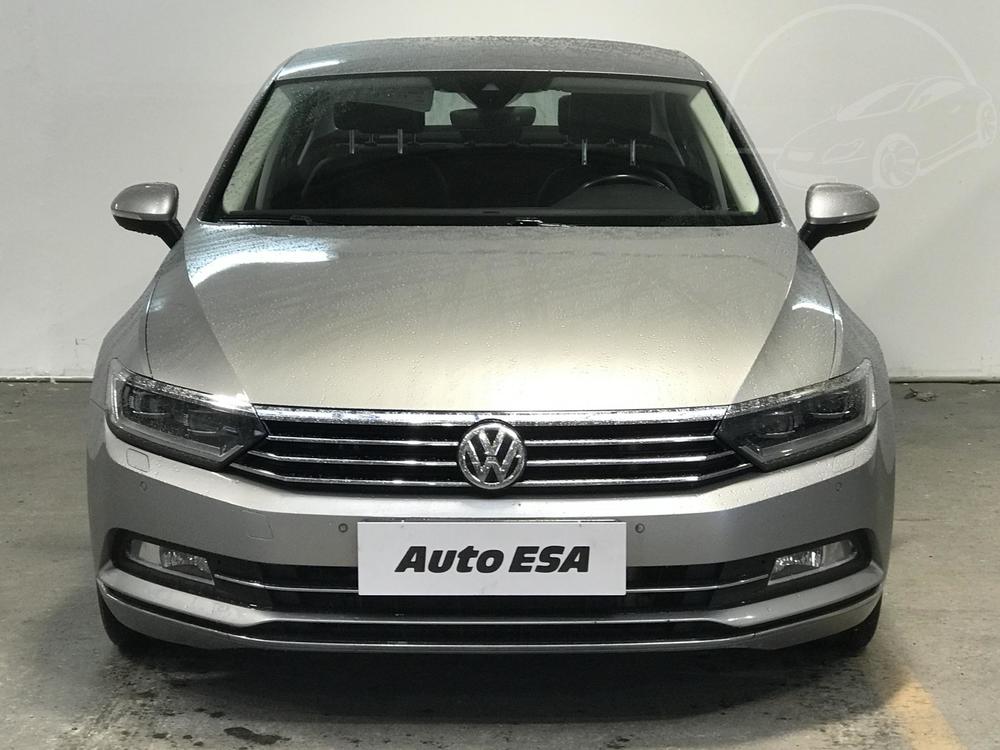 Volkswagen Passat 2.0 TDi, R