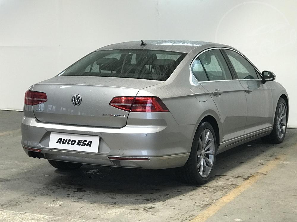 Volkswagen Passat 2.0 TDi, R