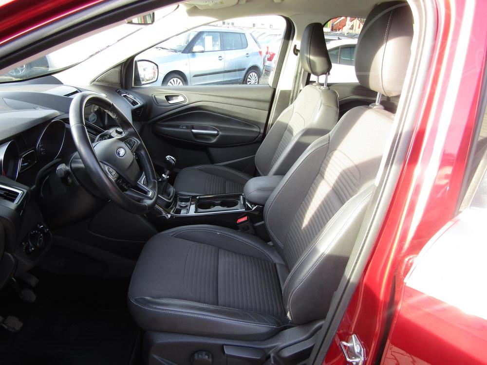 Ford Kuga 1.5 EB 1.maj Serv.kniha, R