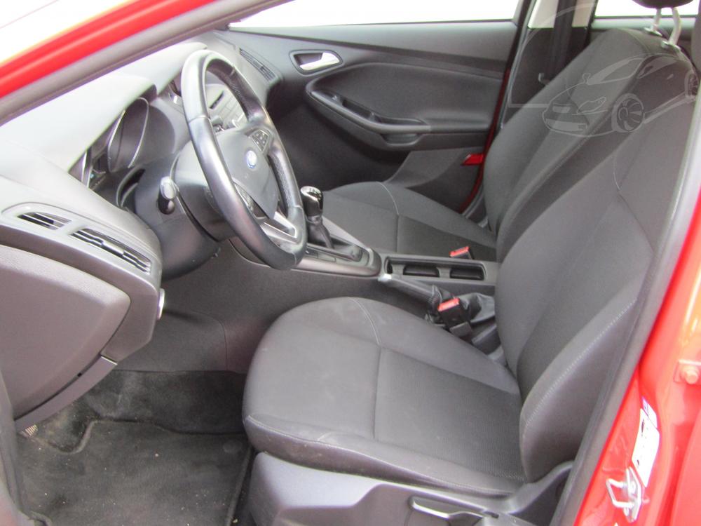 Ford Focus 1.6 i, R