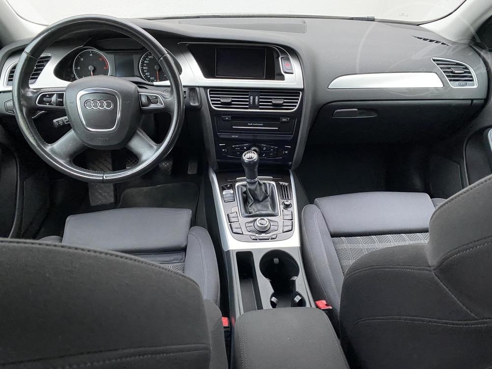 Audi A4 2.7 TDi Serv.kniha