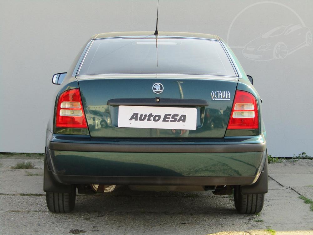 koda Octavia 1.6 i, R