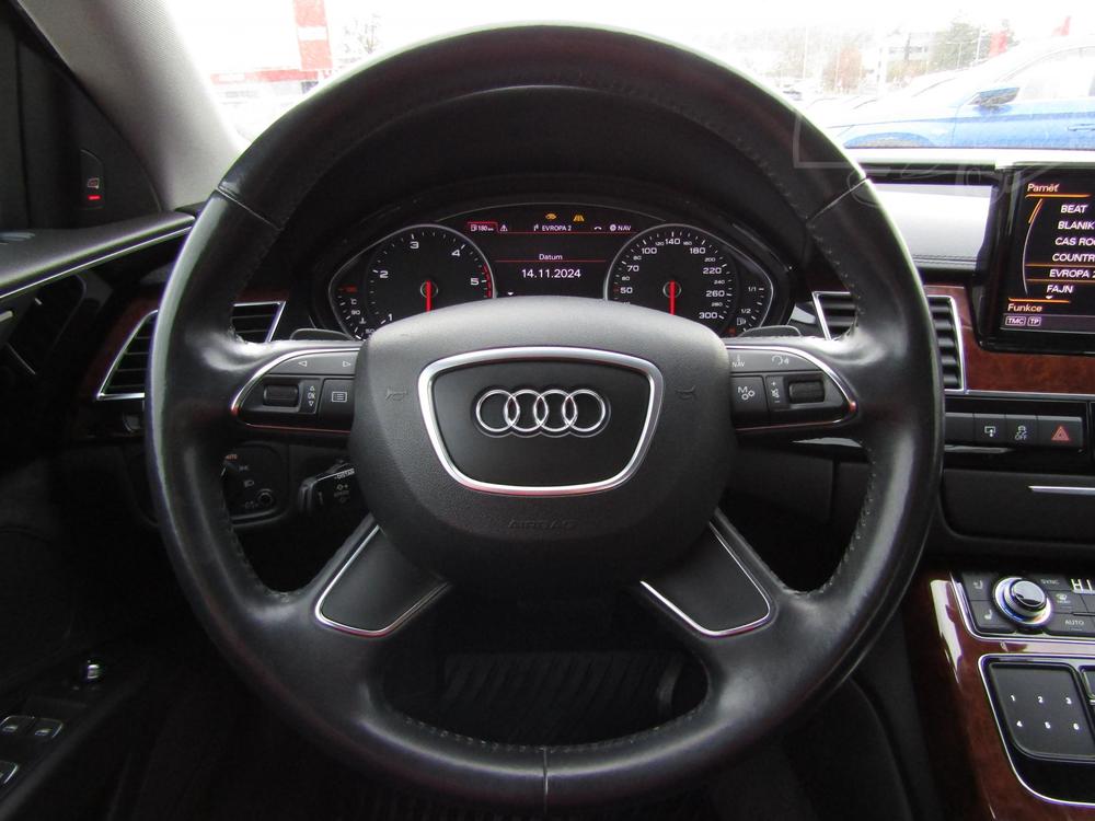 Audi A8 4.2 TDi Serv.kniha, R