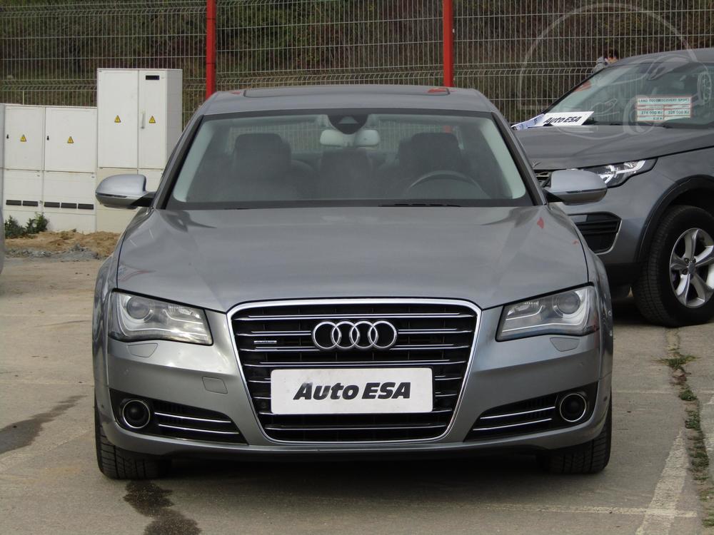 Audi A8 4.2 TDi Serv.kniha, R