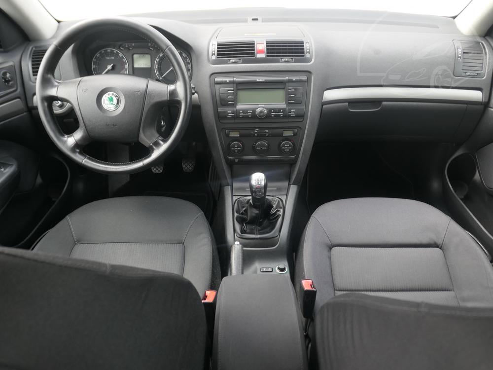 koda Octavia II 2.0 TDi, R