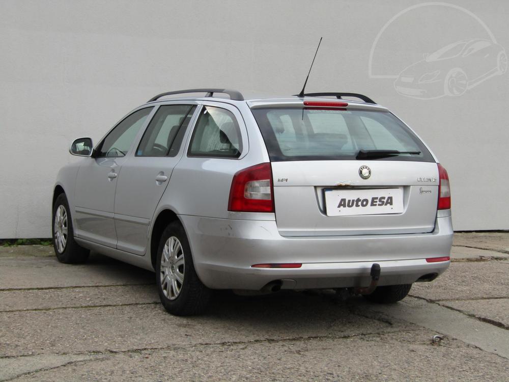 koda Octavia II 1.6 i, R