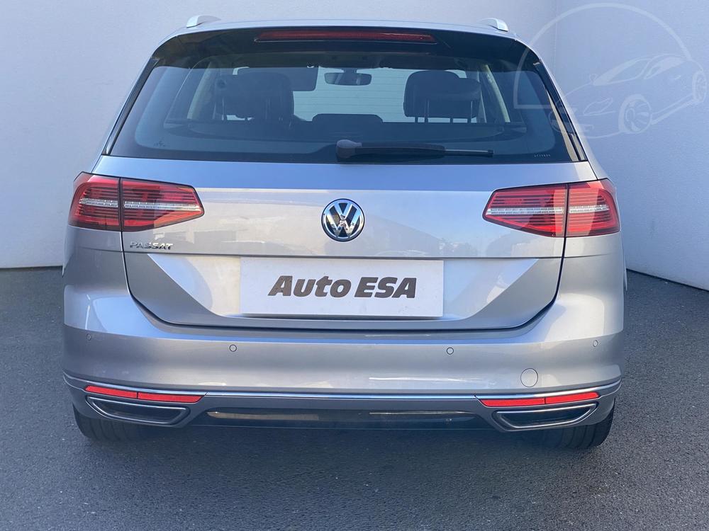 Volkswagen Passat 2.0 TDi, R