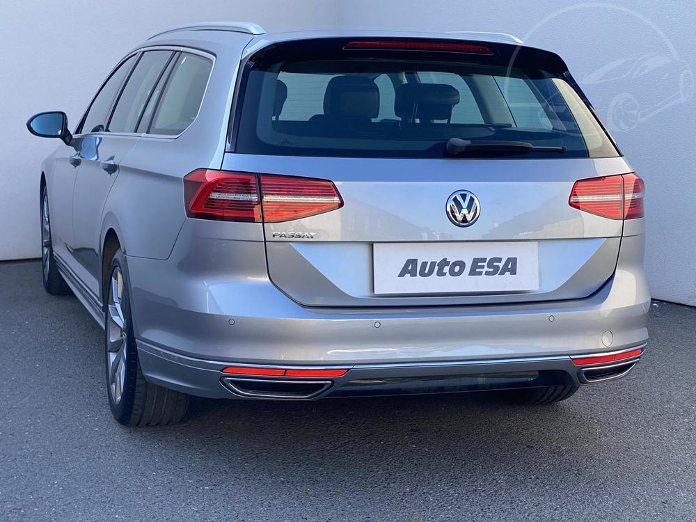 Volkswagen Passat 2.0 TDi, R