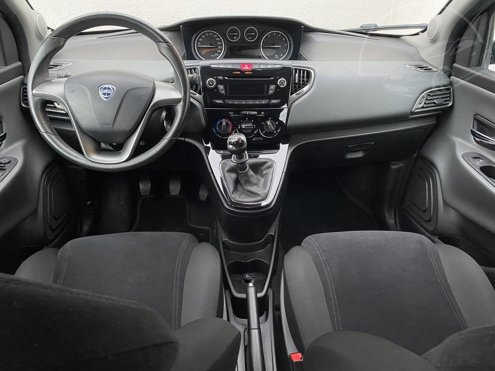 Lancia Ypsilon 1.2 i Serv.kniha