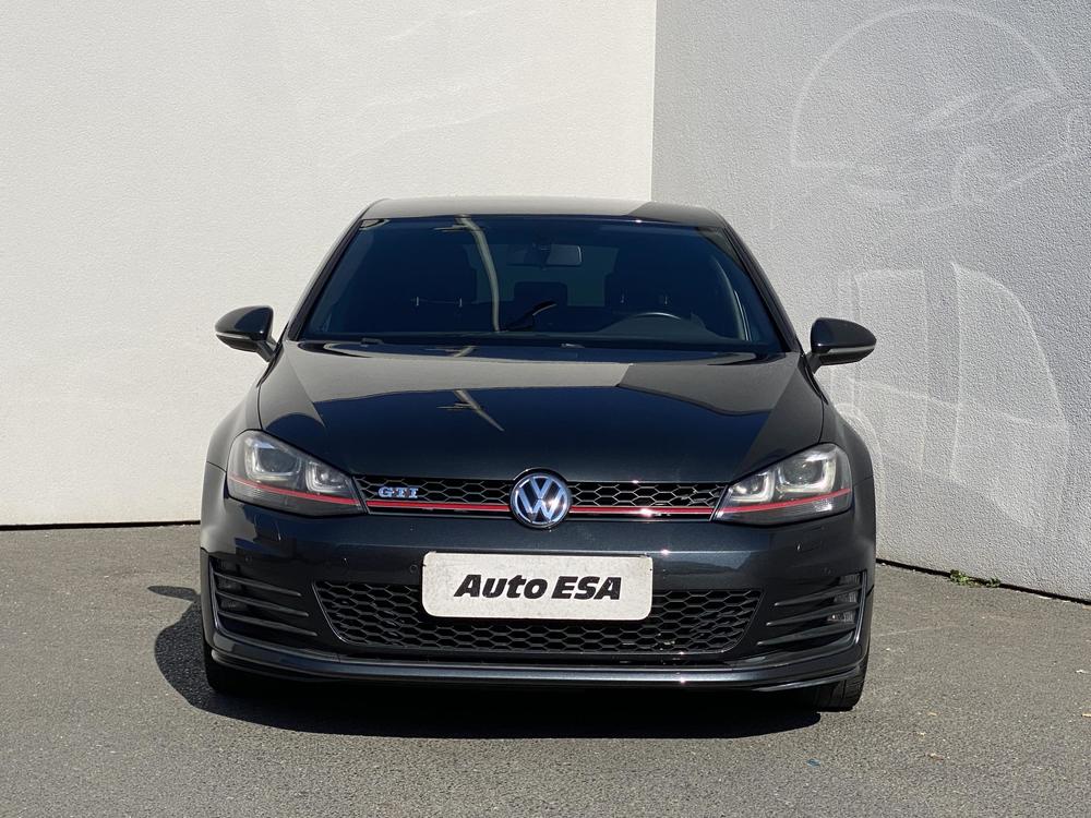 Volkswagen Golf 2.0 TSi