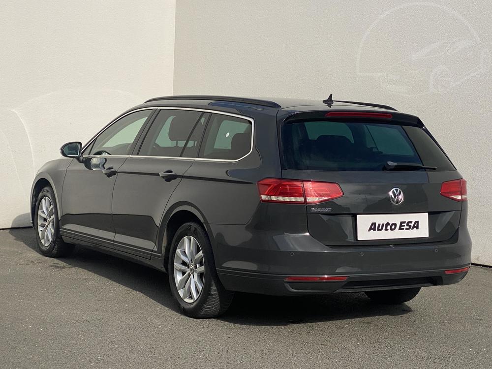 Volkswagen Passat 2.0 TDi Serv.kniha