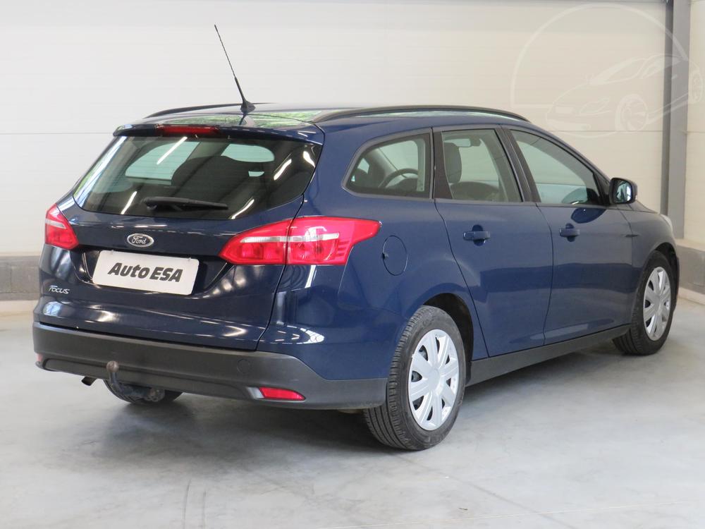 Ford Focus 1.6 i, R