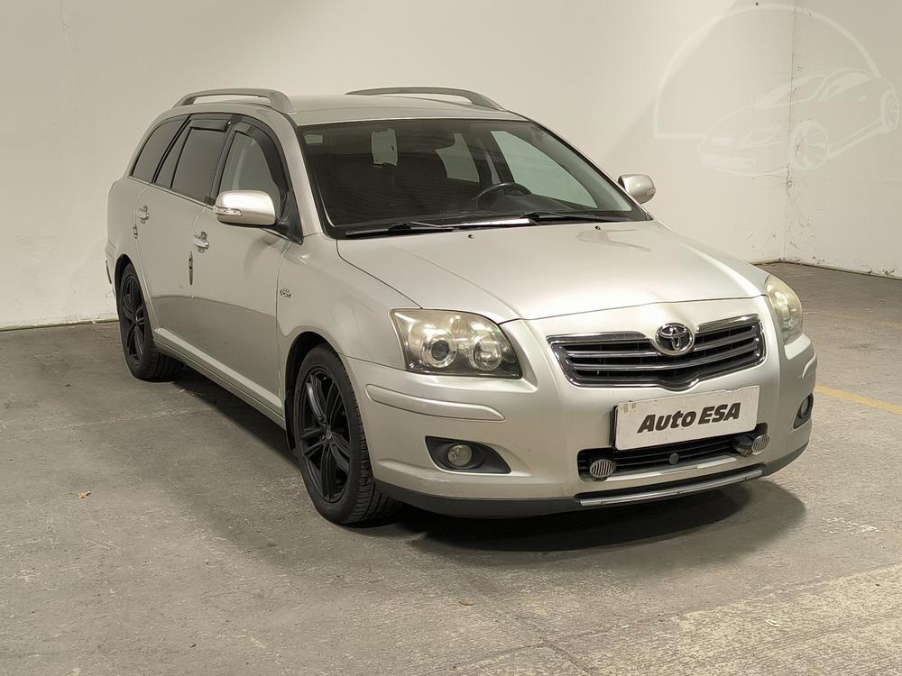 Prodm Toyota Avensis 2.2 i