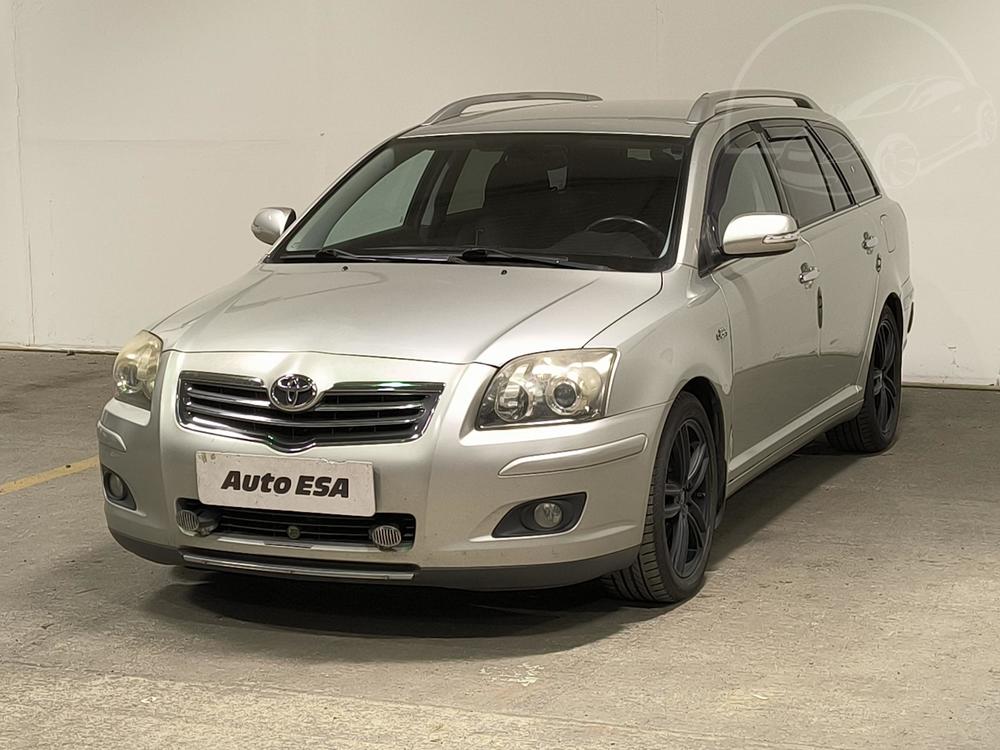 Toyota Avensis 2.2 i