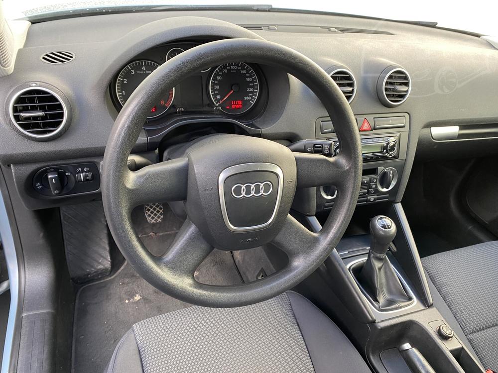 Audi A3 1.6 i Serv.kniha