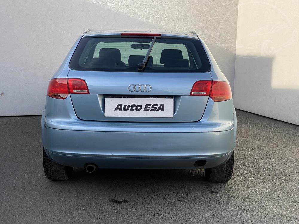 Audi A3 1.6 i Serv.kniha