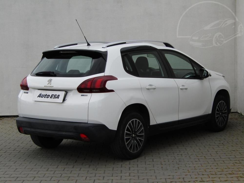 Peugeot 2008 1.2 i 1.maj, R