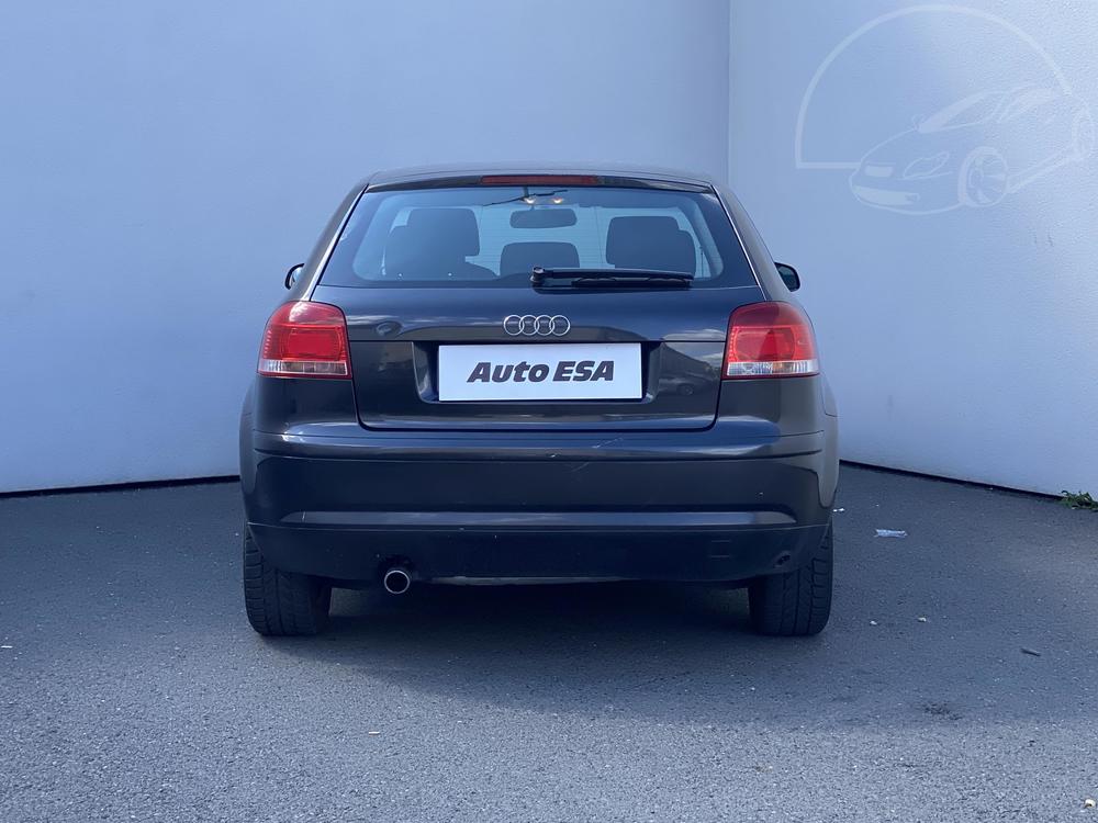 Audi A3 1.6 i Serv.kniha, R