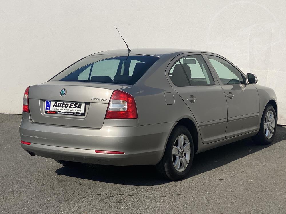 koda Octavia II 1.6 TDi, R