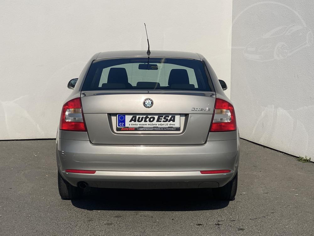 koda Octavia II 1.6 TDi, R