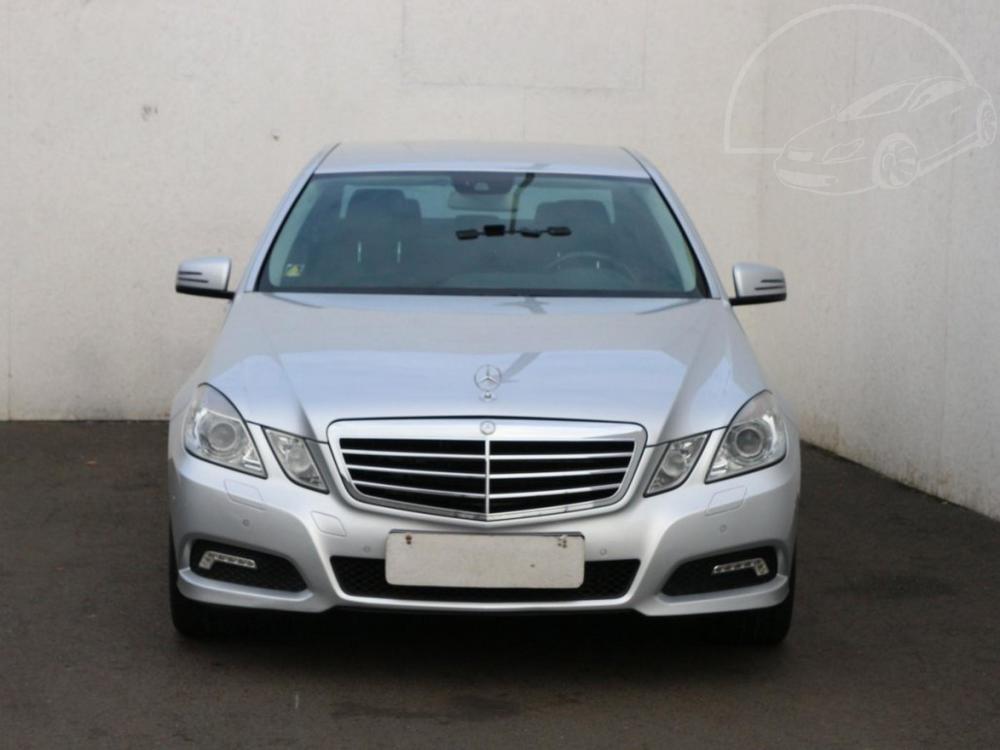 Mercedes-Benz E 2.2 d Serv.kniha