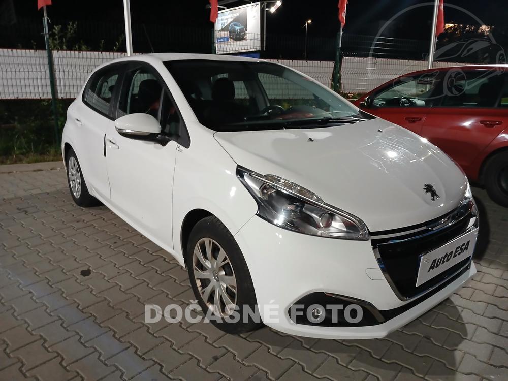 Peugeot 208 1.2 i