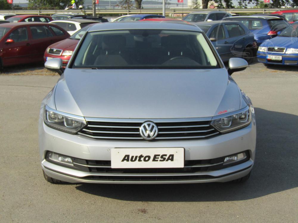 Volkswagen Passat 2.0 TDi, R