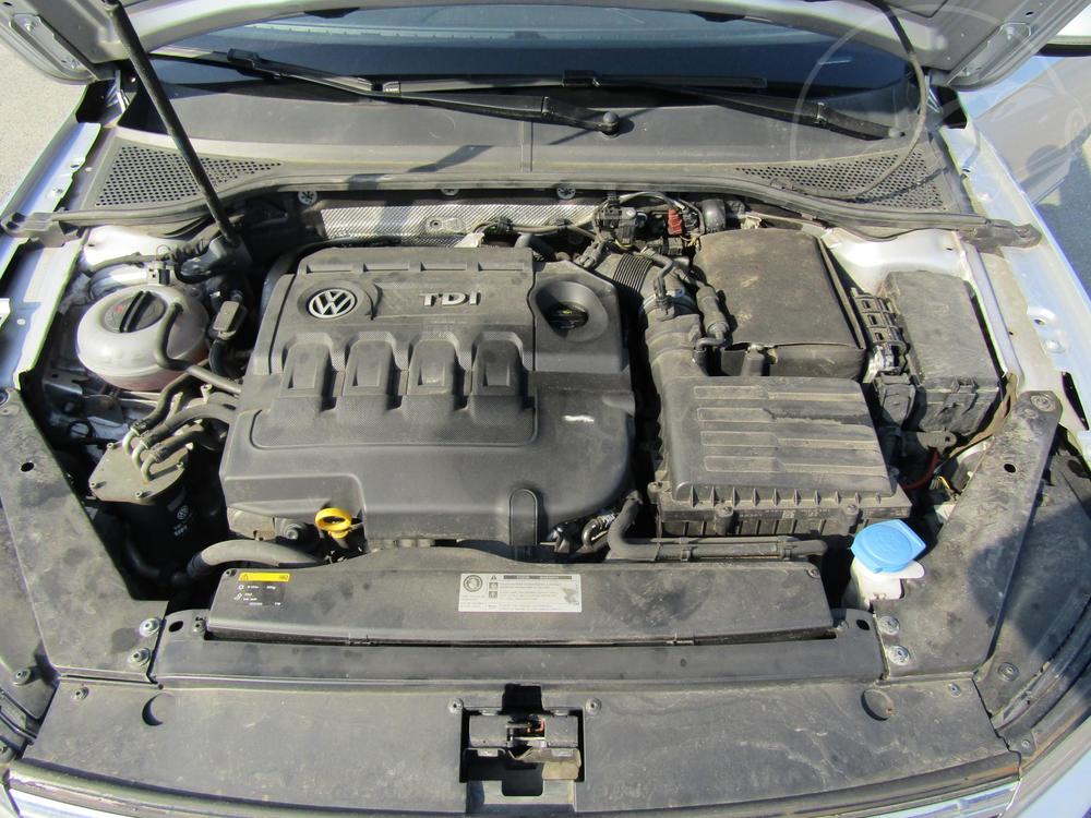 Volkswagen Passat 2.0 TDi, R