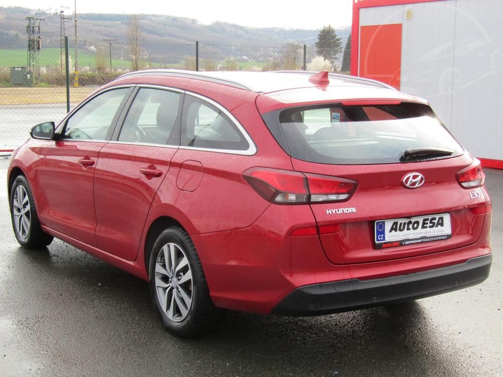 Hyundai i30 1.0 T-GDi 1.maj Serv.kniha